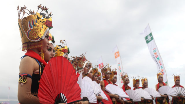 Festival Gandrung Sewu di Pantai Boom Banyuwangi (Foto: Joseph Pradipta/kumparan)