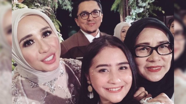 Prilly Latuconsina bersama Laudya & Engku Emran (Foto: Instagram/ @prillylatuconsina96)