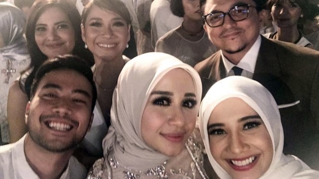 Resepsi pernikahan Bella dan Emran.  (Foto: Instagram/@zaskiasungkar15)