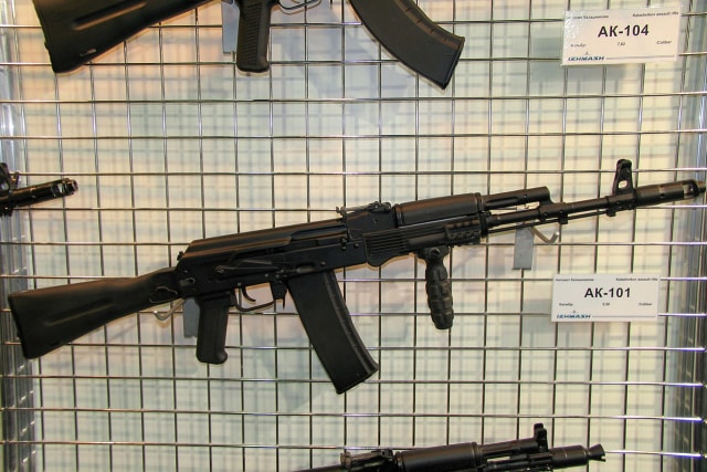 Senjata AK 101. (Foto: Wikimedia Commons)