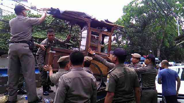 Bulan Tertib Trotoar di Wilayah Kec Mampang Prapatan