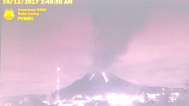 Gunung Sinabung Meletus  (Foto: BNPB)
