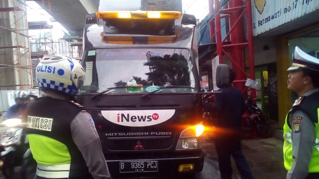 Mobil I News TV ditilang (Foto: Instagram/tmcpoldametro)