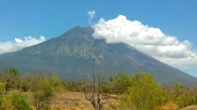 Gunung Agung berstatus Awas (Foto: Dok. BNPB)