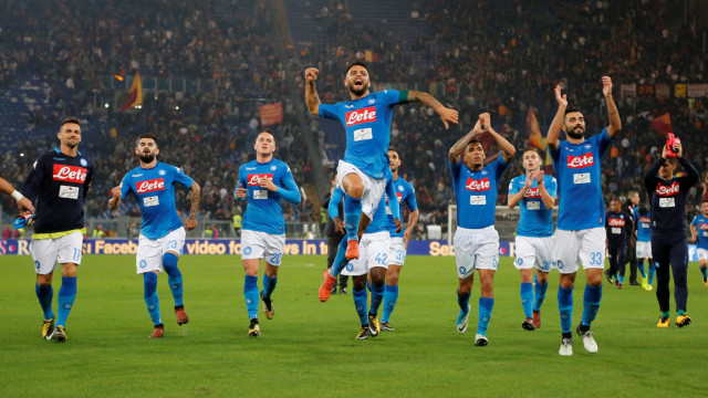 Para pemain Napoli merayakan kemenangan. (Foto: REUTERS/Ciro De Luca)