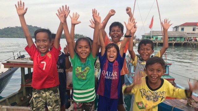 Anak2 di Pulau Tiga, Natuna (Foto: Dewi Rachmat Kusuma/kumparan)