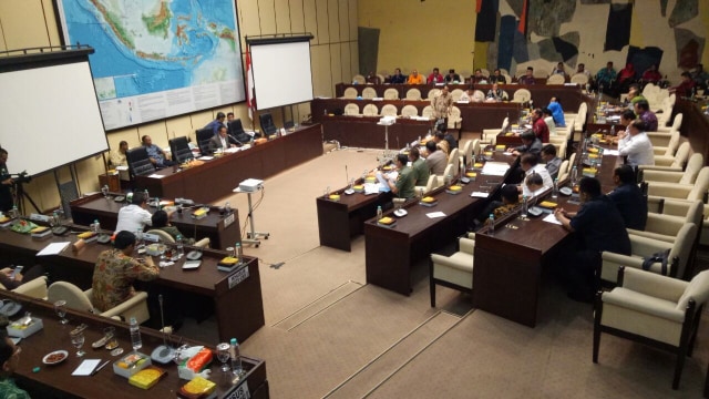 Rapat Komisi II bersama Polri, TNI, Kejaksaan (Foto: Fahrian Saleh/kumparan)