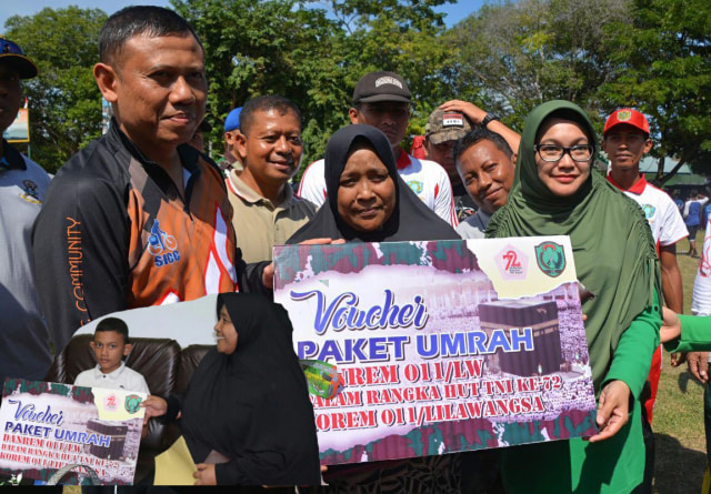 Kisah "Raihan"Bersama Kado Paket Umrah Untuk Ibunya di HUT TNI Ke-72 di Aceh
