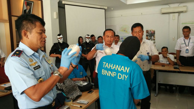 Penyelundup Sabu di Bandara Adi Sucipto (Foto: Dok Pentak Lanud Adi Sucipto)