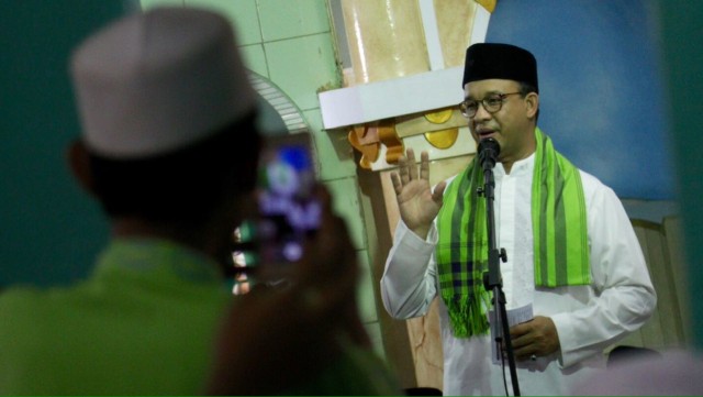 Anies hadiri hari santri di Masjid Jami Al Mansur (Foto: Fanny Kusumawardhani/kumparan)