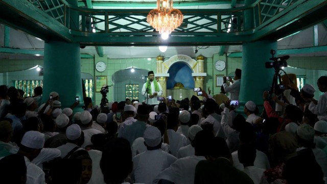 Anies hadiri hari santri di Masjid Jami Al Mansur (Foto: Fanny Kusumawardhani/kumparan)