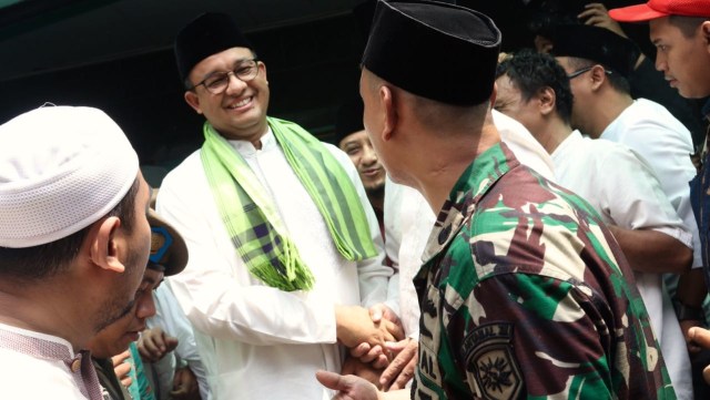 Anies usai menghadiri acara hari santri