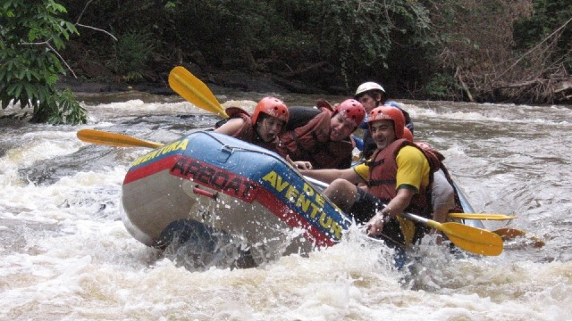 7 Objek Wisata di Indonesia yang Memacu Adrenalin Berani 