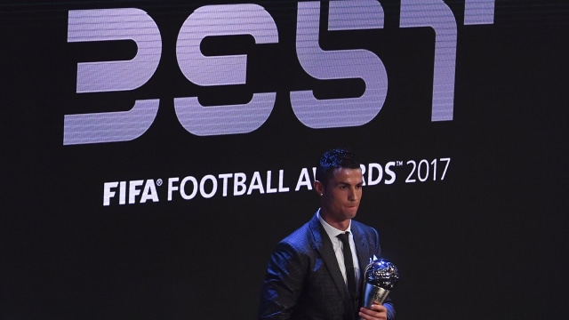 Pemain terbaik dunia 2017, Cristiano Ronaldo. (Foto: Ben STANSALL / AFP)
