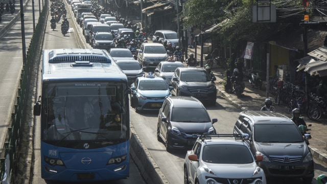 Jalur Transjakarta belum steril