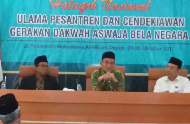 ​Pimpin Tahlil di Makam Kiai Hasyim Muzadi, Mendikbud Cerita Kiai Ahmad Shidiq dan Pak AR