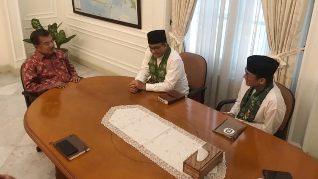 Anies-Sandi dan Jusuf Kalla di Istana Wapres (Foto: Dok. Tim Media Wapres)