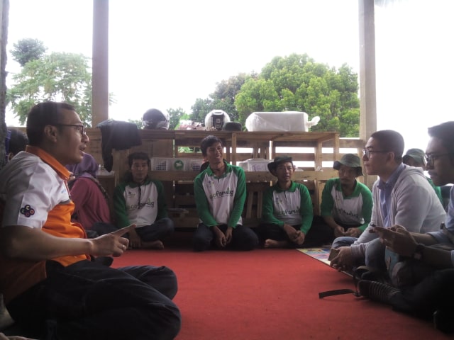 Pestisida Ajaib dan program CSR AQUA di Kampung Tabrik, Desa Gekbrong, Jawa Barat. (1)