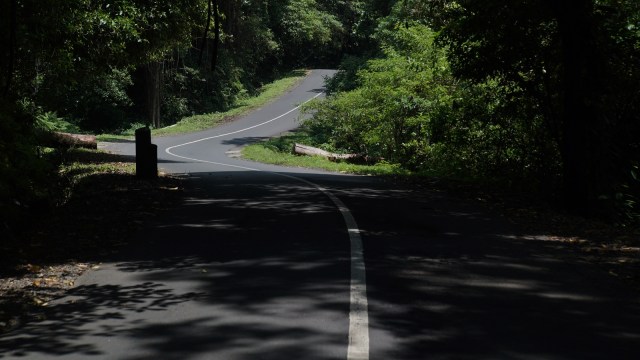 Jalan berliku di Sembalun, Lombok (Foto: Jafri Anto/kumparan)