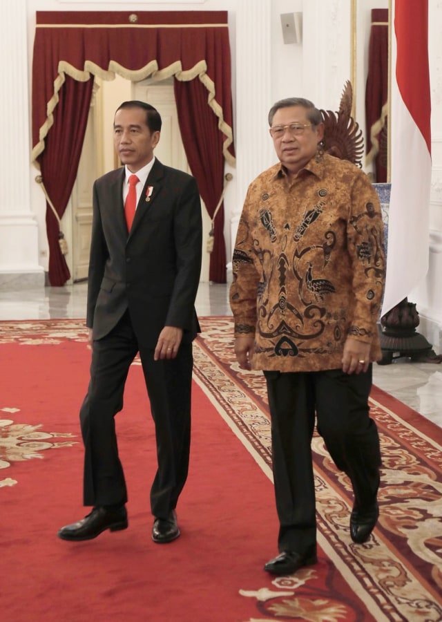 Presiden Jokowi berbincang dengan SBY (NOT COV (Foto: Anung Anindito)