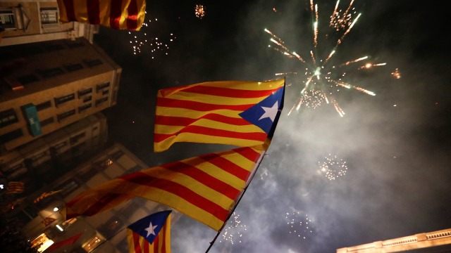 Euforia warga Catalunya rayakan kemerdekaan (Foto: REUTERS/Yves Herman)