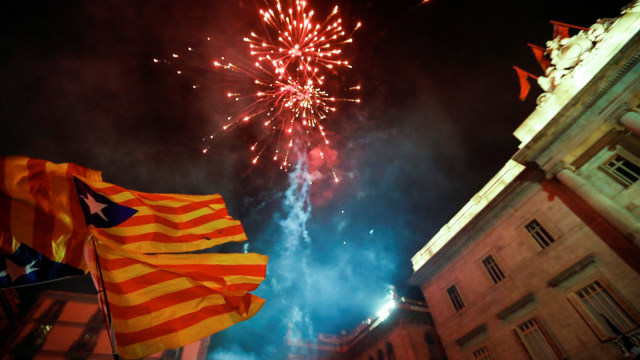 Euforia warga Catalunya rayakan kemerdekaan (Foto: REUTERS/Yves Herman)