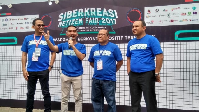 Pembukaan SiBerkreasi Netizen Fair 2017. (Foto: SiBerkreasi/Twitter)