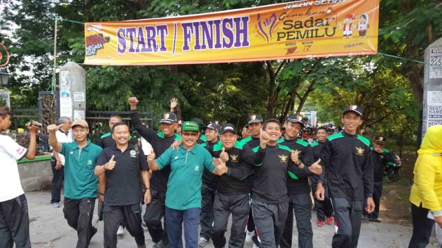 Kompak, Puluhan Kader PKB Jombang Semarakkan Gerak Jalan KPU