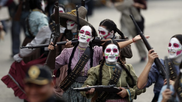 Festival Parade Kematian Meksiko (Foto: AP Photo/Eduardo Verdugo)