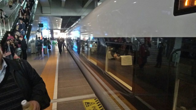 Menjajal Kereta Cepat China Jarak Setara Jakarta Lombok Hanya 4 Jam