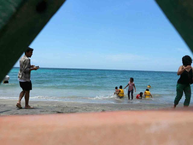 3 Cara Menikmati Pantai Nipah, Lombok Utara NTB (1)