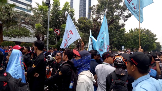 Demo Serikat Buruh di depan Balai Kota (Foto: Diah Harni/kumparan)