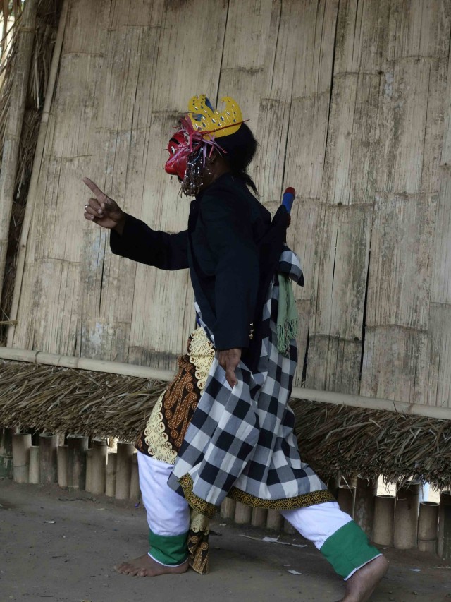 Tari Tradisional Cupak Gerantang Sembalun (1)