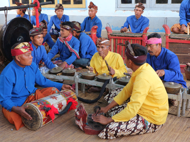 Menyaksikan Musik dan Tarian Tradisional Cupak Gerantang di Sembalun
