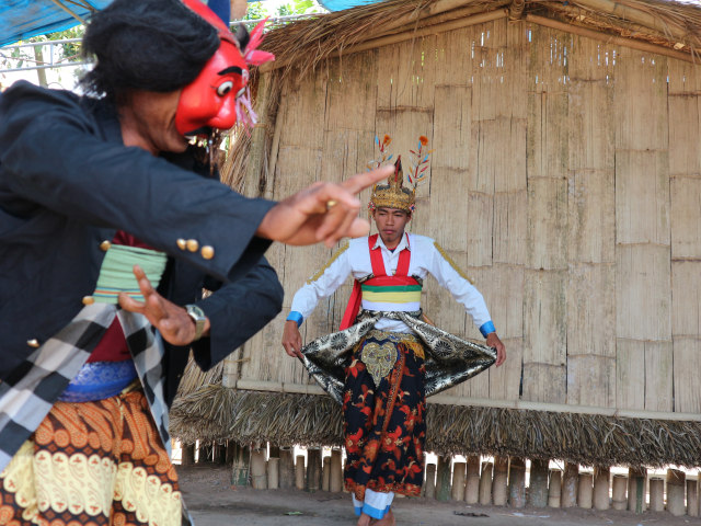 Menyaksikan Musik dan Tarian Tradisional Cupak Gerantang di Sembalun (1)