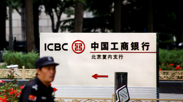 Gedung Commercial Bank of China ( ICBC ) (Foto: REUTERS/Thomas Peter)