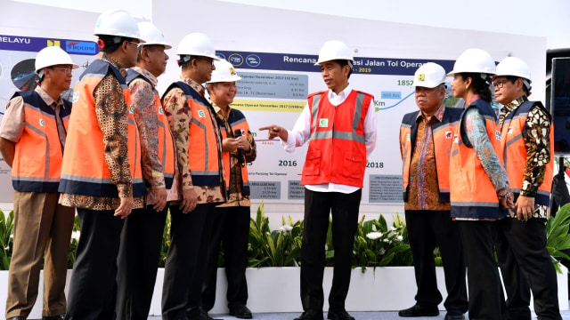 Presiden Joko Widodo di Peresmian Tol Becakayu (Foto: Dok.Biro Pers Setpres)