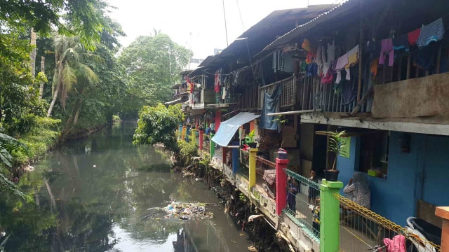 Kampung Warna-warni di Pinggir Kali Cipinang Pikat Peneliti Asing