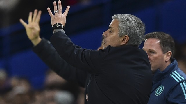 Mourinho kala masih membesut Chelsea. (Foto: BEN STANSALL / AFP)