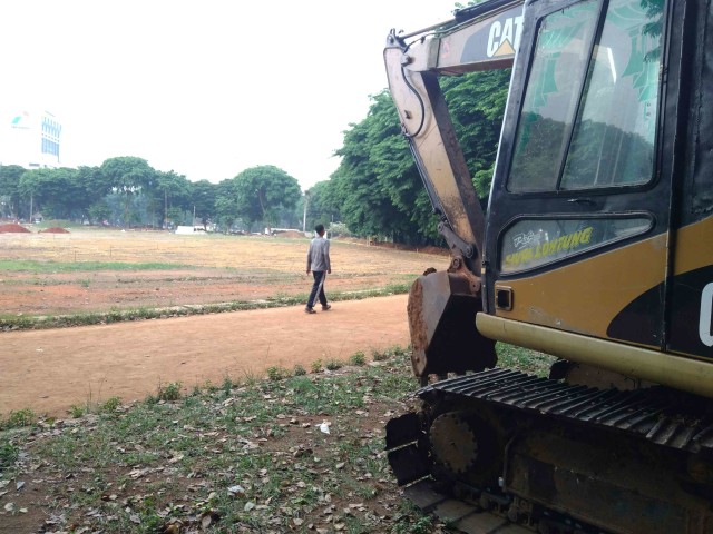 Masih dalam Renovasi, Lapangan Banteng Tetap Ramai di Akhir Pekan (2)