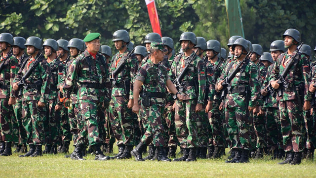 pembukaan Lomba Peleton Tangkas TNI AD (Foto: Dok.Dispenad TNI AD)
