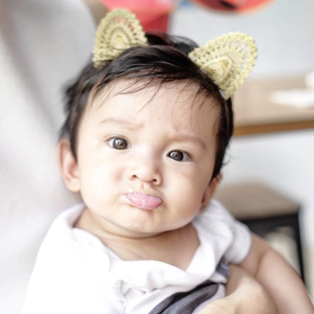 Momen gemas anak Rio Dewanto dan Atiqah Hasiholan (Foto: Instagram/@riodewanto)