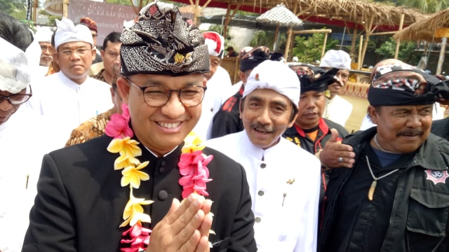 Anies di Pura Dalem Purnajati Tanjung Puri (Foto: Amanaturrosyidah/kumparan)