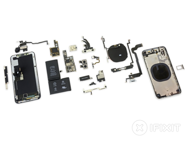 Rangkaian komponen iPhone X. (Foto: iFixit (CC BY-NC-SA 3.0))