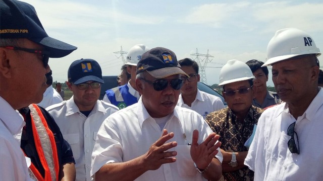 Menteri PUPR Tinjau Proyek Tol Pemalang-Batang (Foto: Adhim Mugni/kumparan)