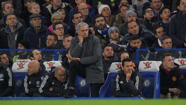 Mourinho di laga melawan Chelsea. (Foto: Reuters/ Toby Melville)