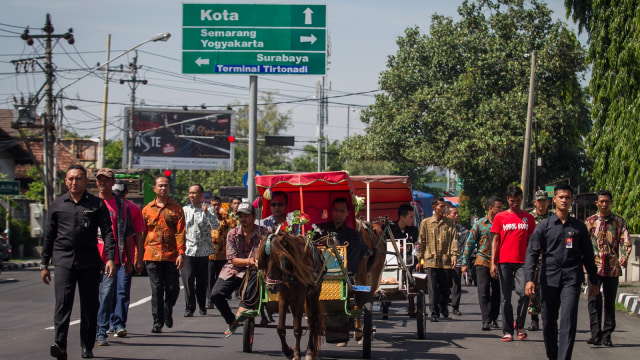 Simulasi kirab pernikahan Kahiyang-Bobby (Foto: Antara/Mohammad Ayudha)