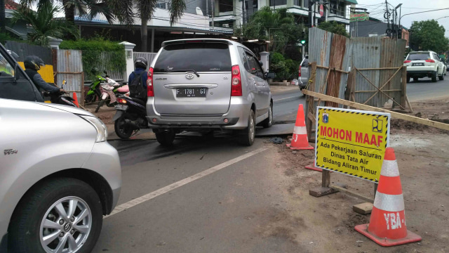 Kawasan Tanah Tinggi, Jakarta Pusat Macet, Ada Proyek Saluran Air (6)