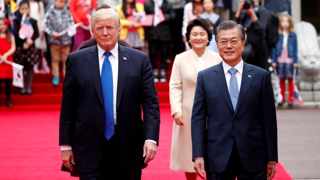Donald Trump dan Presiden Korea Selatan (Foto: REUTERS/Kim Hong-Ji)