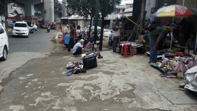 PKL di kawasan Kebayoran Lama (Foto: Agritama/kumparan)